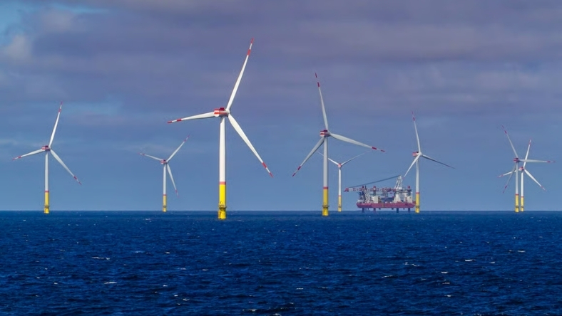 Offshore wind turbines with installation vessel at sea